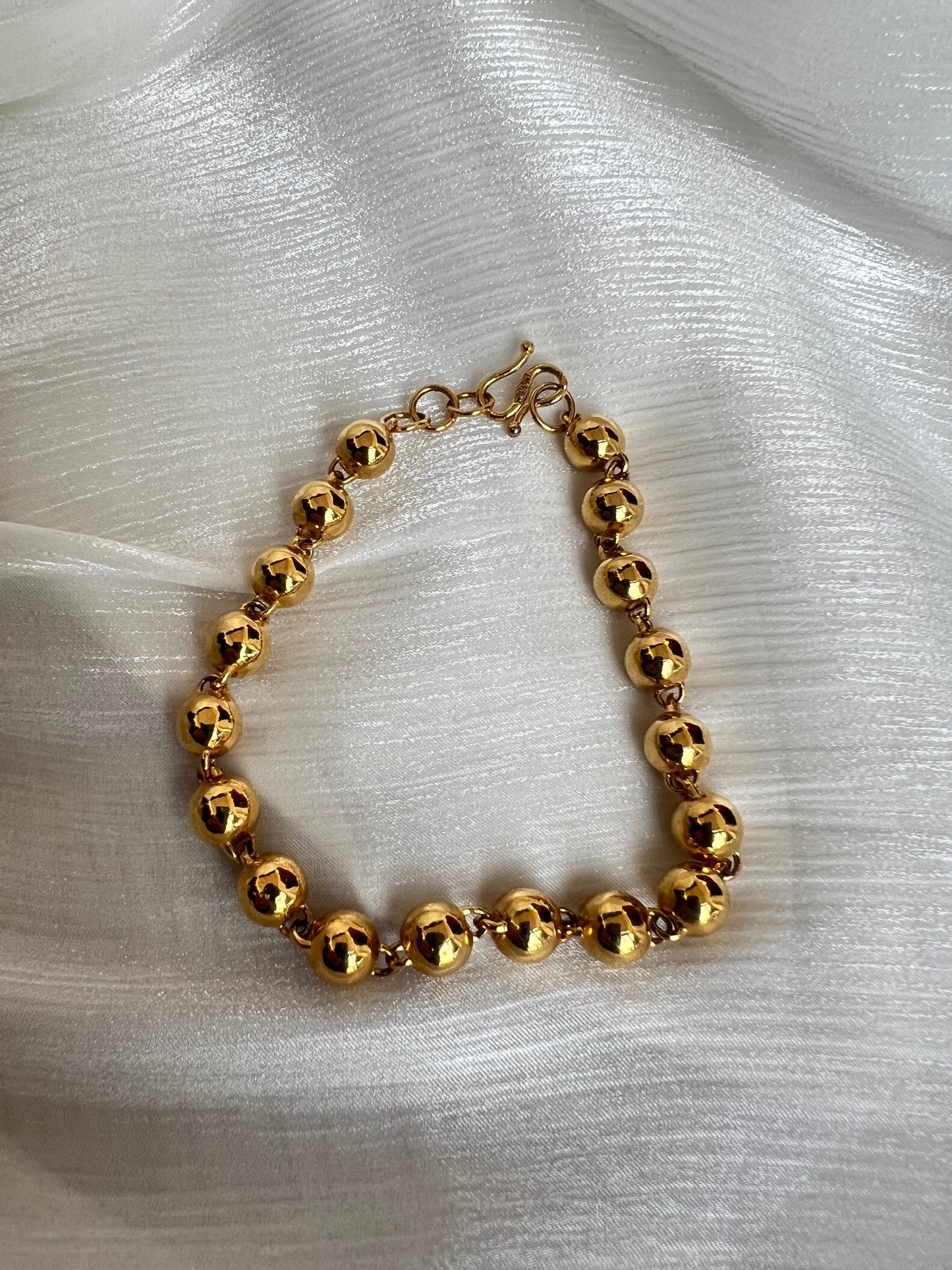 BRACELET