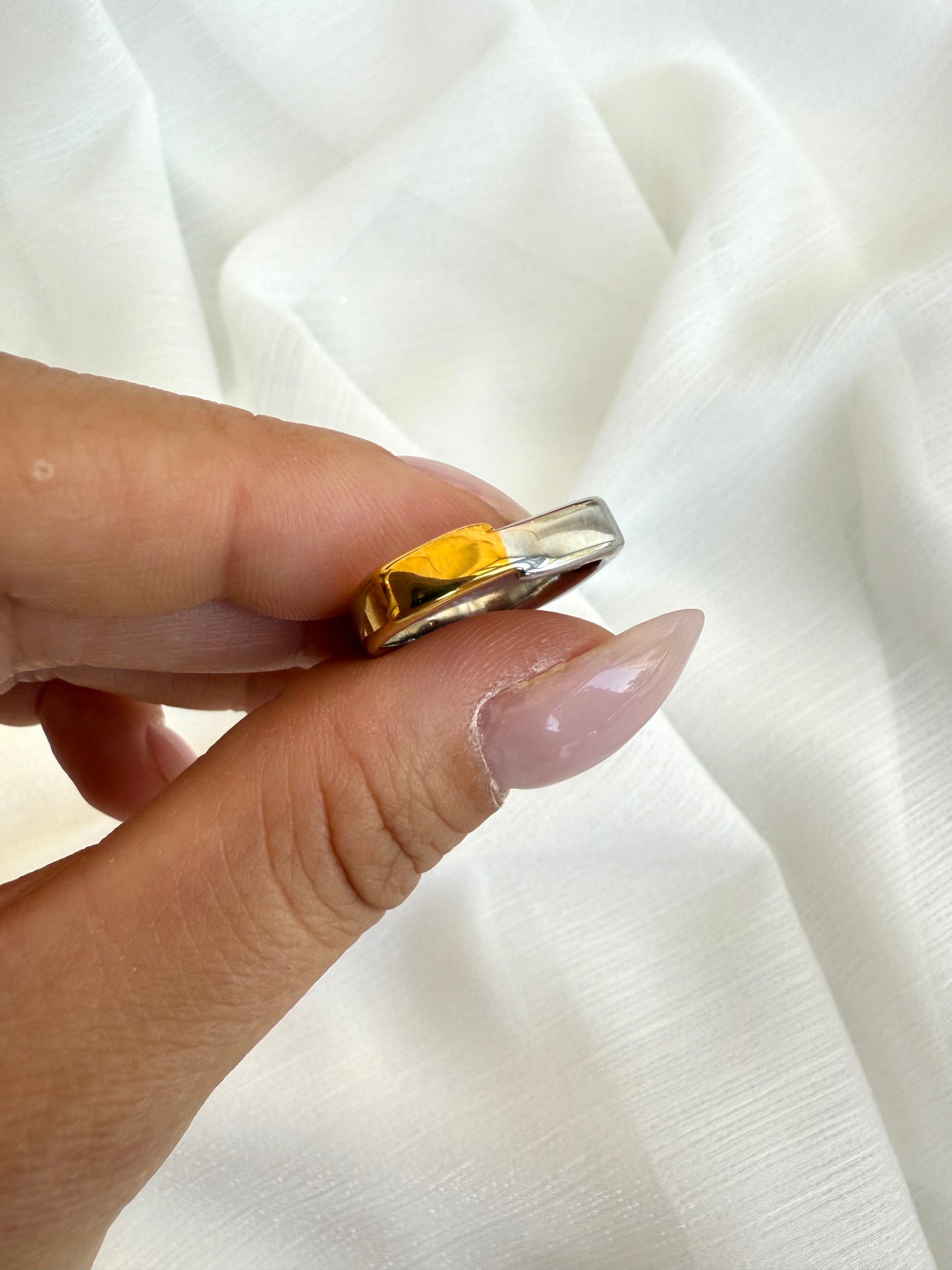 “Arc” Ring