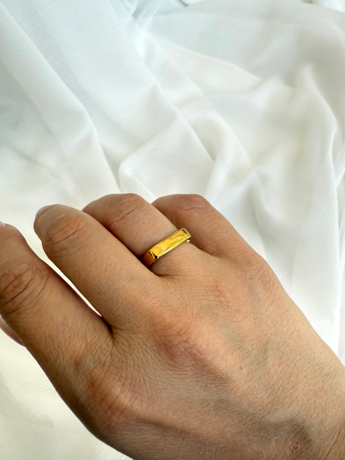 “Arc” Ring