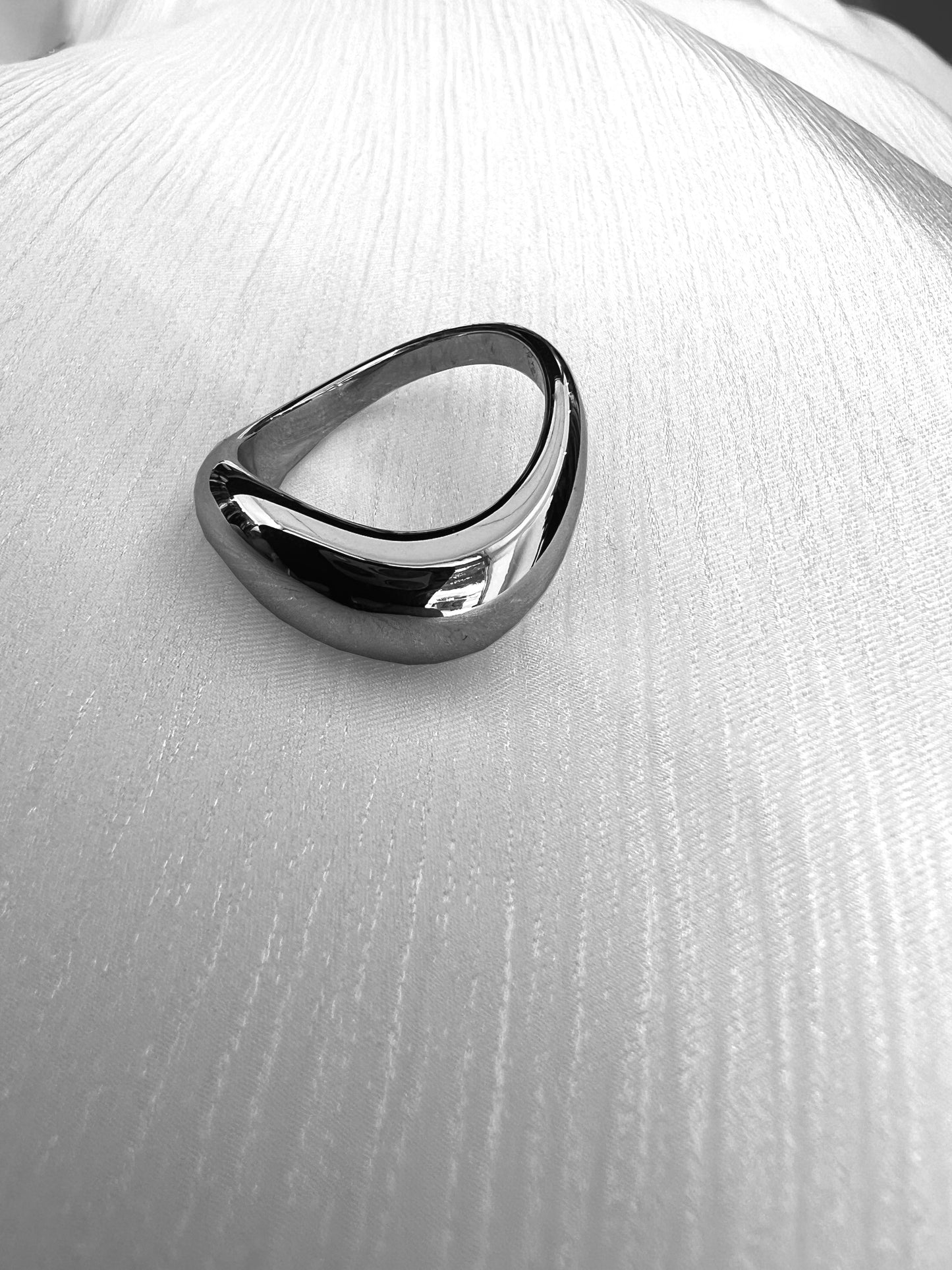 SILVER RING