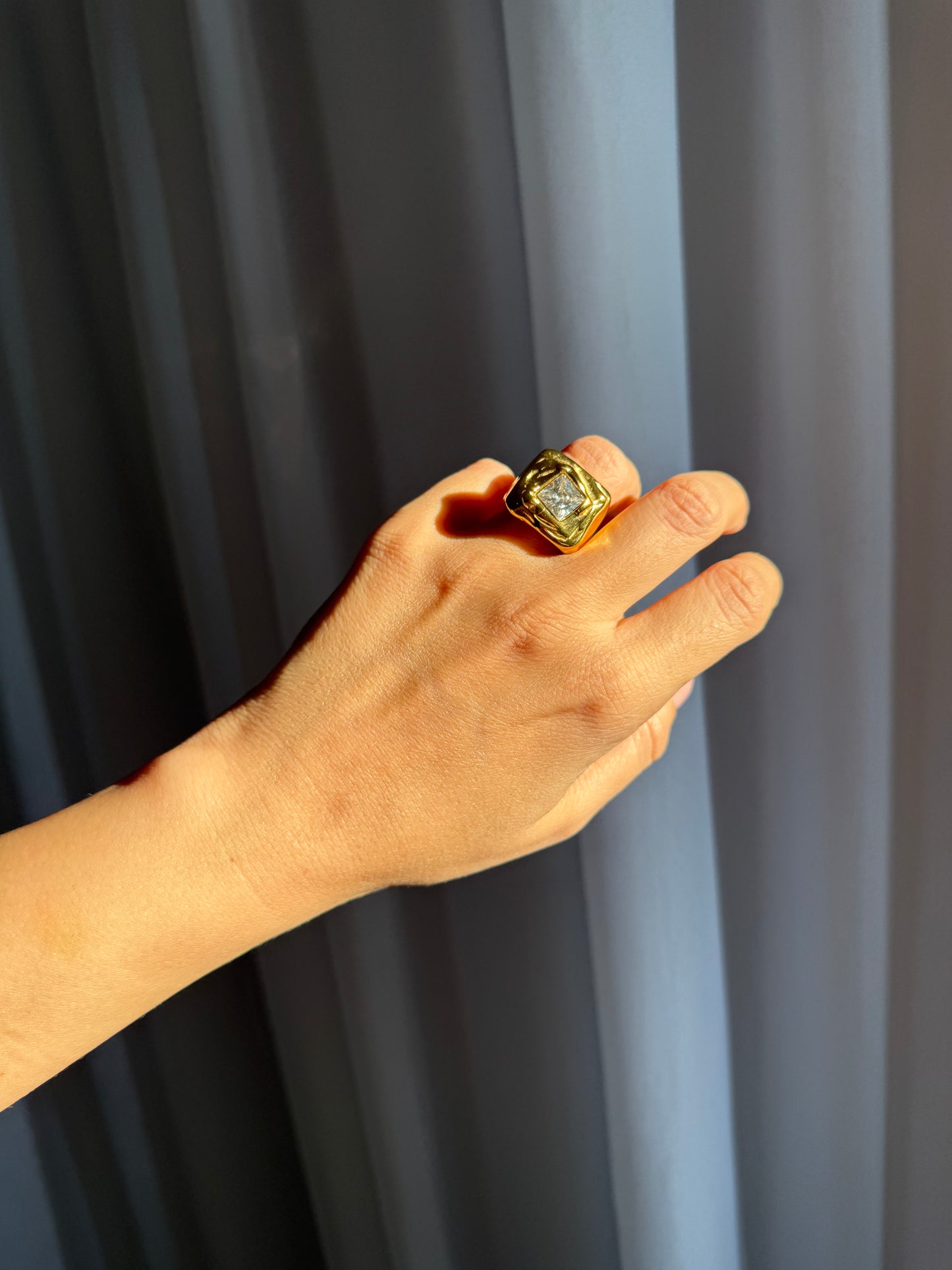 “Nefeli” Ring